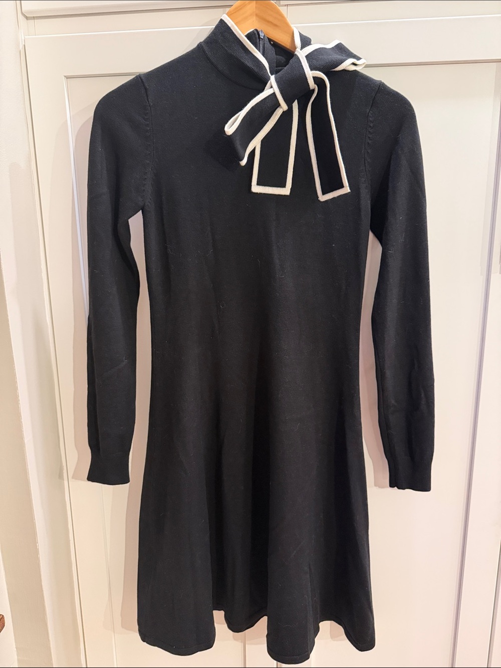 Vince Camuto Black Knit Long-Sleeve Sweater Dress with Contrast Trim Bow